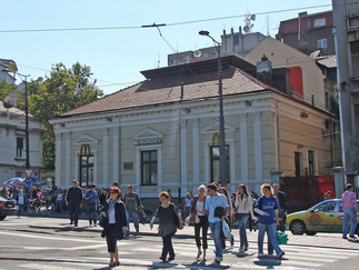 1st McDonald's restaurant, opened 1989