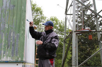 OVV Laurenz (DO1KFL) schwingt den Pinsel