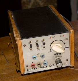 related morse tone generator, could be smaller, but works fine too
