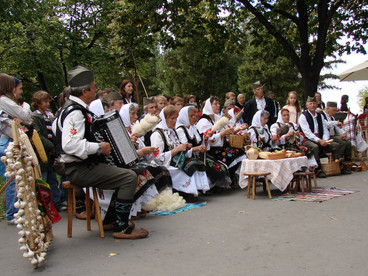 Serbian folk group