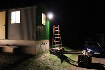 Bis tief in die Nacht war die Baustelle in Betrieb.