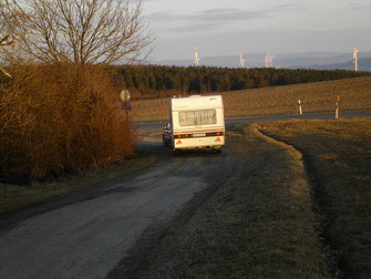 Heim und unter die Dusche