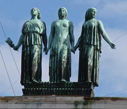 On top of the French Embassy are 3 female statues, symbols for freedom, equality and brotherhood.