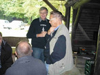 Aktiviere durch Klick auf das Foto die Imagelightbox zum Anschauen der Bilder! stehend: Kurt DF9AE u. Jonny DJ8MR