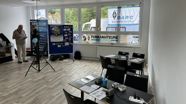 Der Raum mit DARC Stand