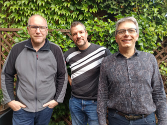 v.l.n.r.: Carsten Reh, DL5OCR, stellv. OVV - Sebastian Hornbostel, DB4SJP, OVV - Frank Hänsel, DL8ABG, Jugendgruppenleiter v.l.n.r.: Carsten Reh, DL5OCR, stellv. OVV - Sebastian Hornbostel, DB4SJP, OVV - Frank Hänsel, DL8ABG, Jugendgruppenleiter