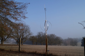 Antennen: HiQBBA (oben) und Aktive Kreuzloop