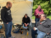 Test eines QRP-Funkgerätes (Photo: DO1SFY)