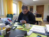 Mario beim Bau seines McHF während des Selbstbauseminares in Jessern