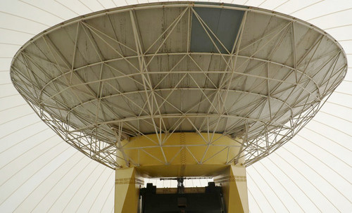 Spojrzenie wstecz o dziesięć miliardów lat - z SDR, interferometrią i wiedzą krótkofalowców