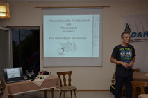 Frank, DJ2FR beim Vortrag - Analog TRX meets SDR Technology