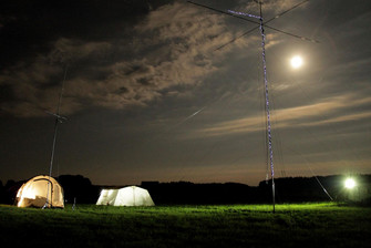 Fieldday bei Andechs mit Spiderbeam und Lichterkette