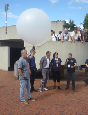 Ballonstart auf der DARC 75-Jahr-Feier